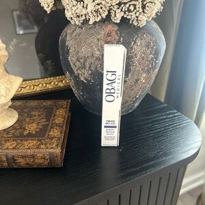 Obagi Nu-Cil Eyelash Serum in White Box